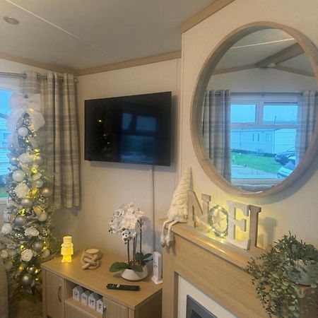 Marine Getaways Caravan Hire Rhyl Exterior photo
