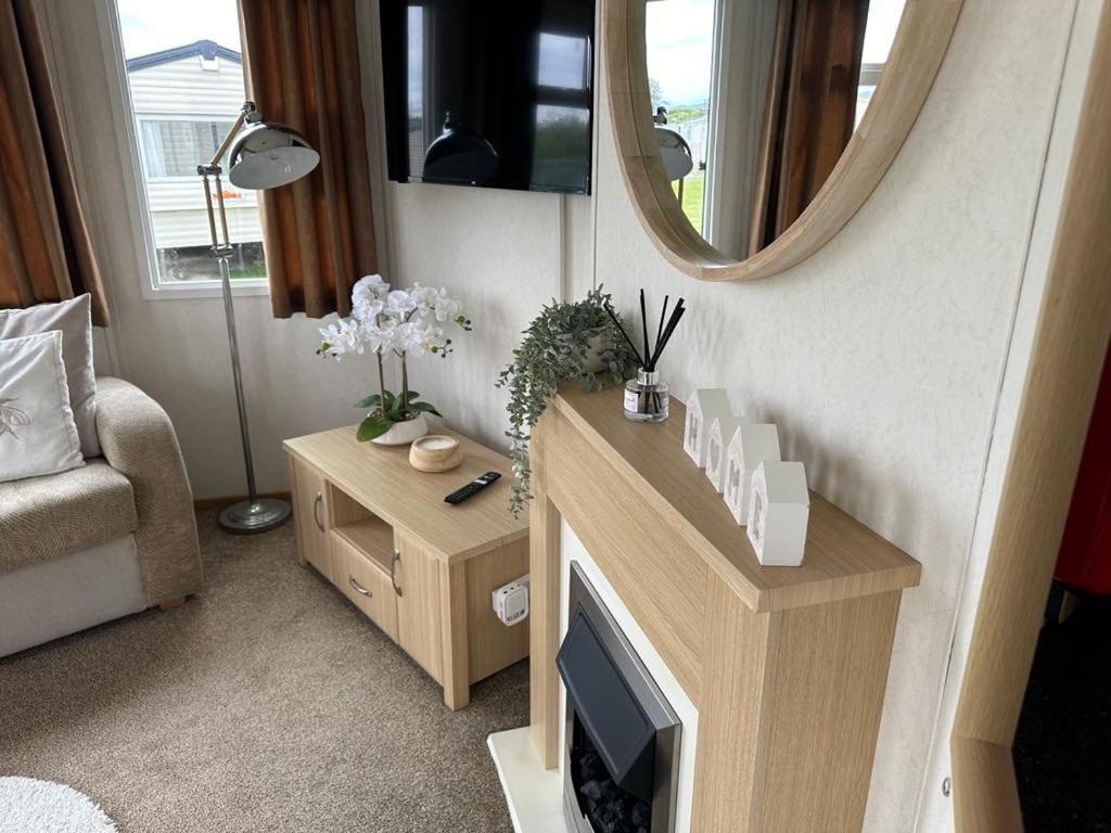 Marine Getaways Caravan Hire Rhyl Exterior photo
