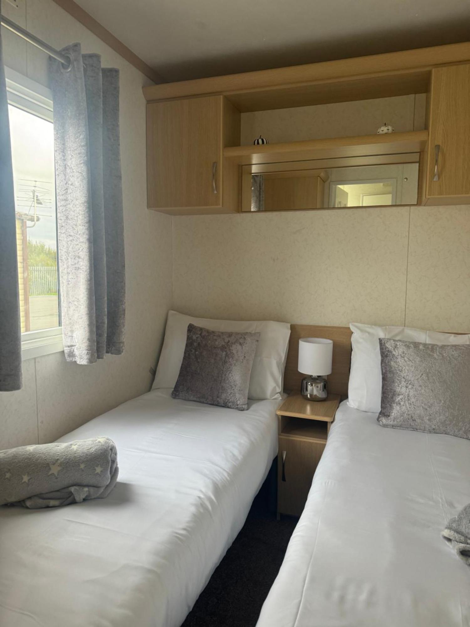 Marine Getaways Caravan Hire Rhyl Exterior photo