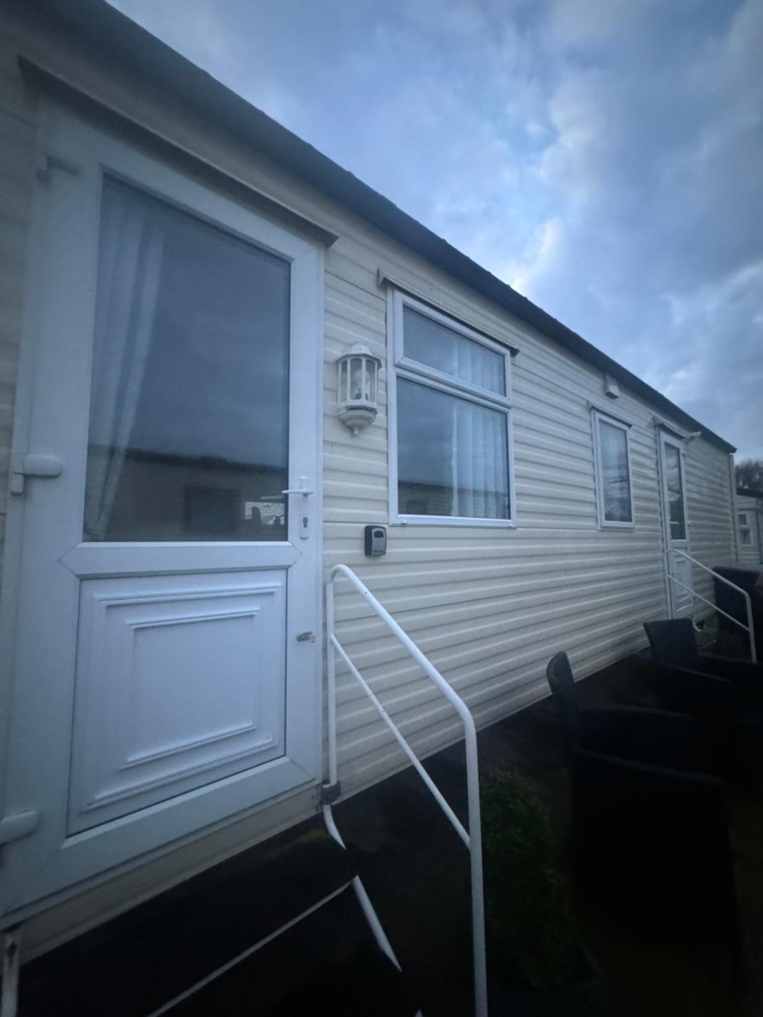Marine Getaways Caravan Hire Rhyl Exterior photo